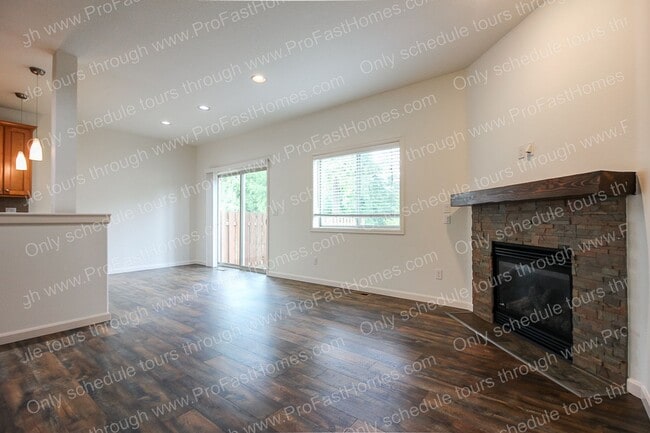 Building Photo - 13640 SE Madena Way