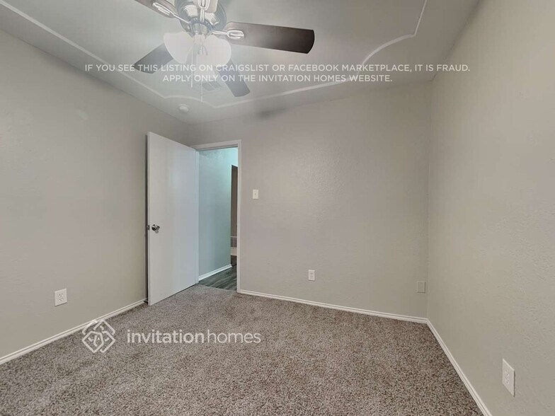 Building Photo - 717 Lynne Ln