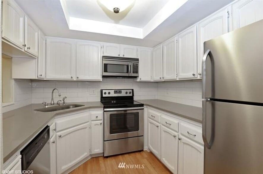 Building Photo - 2503 NE 4th St