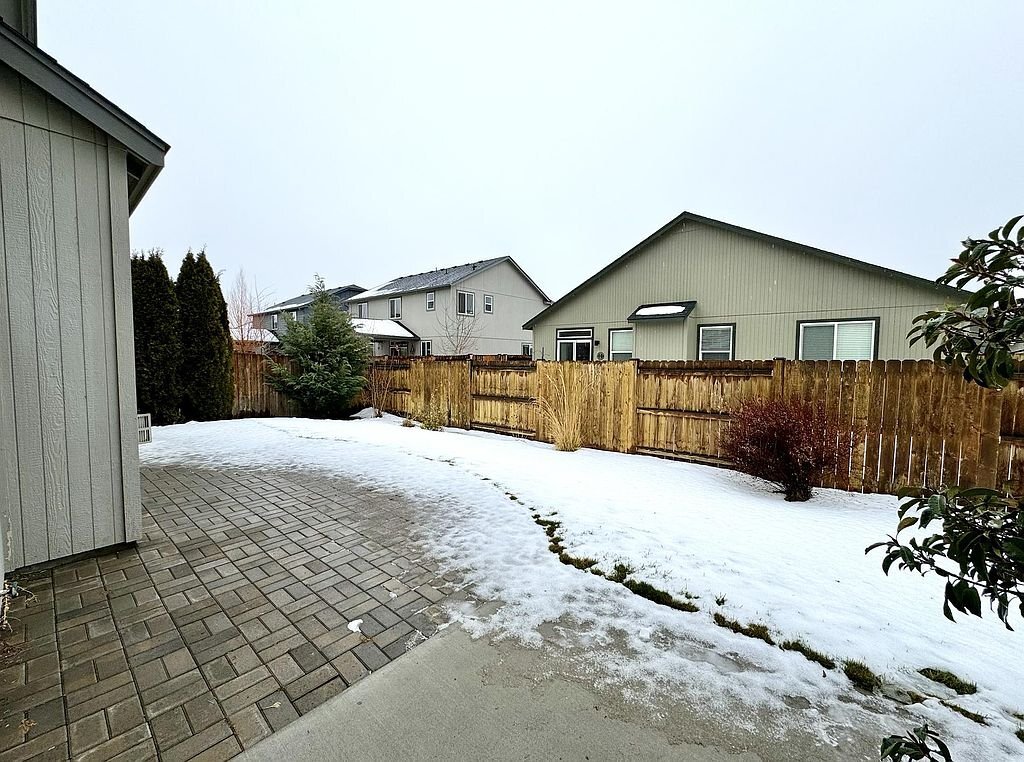 Building Photo - 21123 SE Azalia Ave