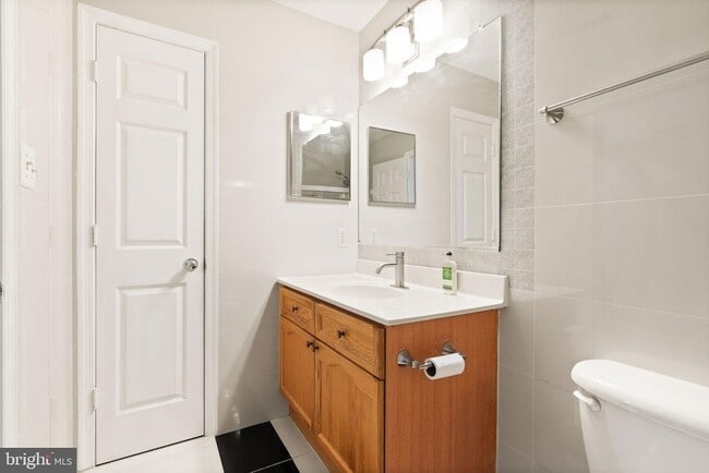 Building Photo - 11070 Clovertree Ct