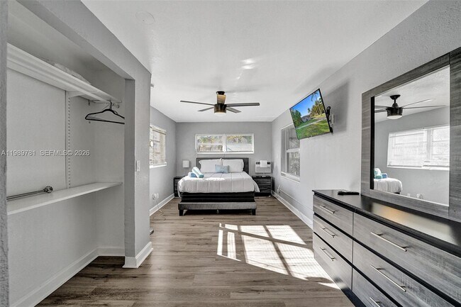 Building Photo - 529 NW 8th St