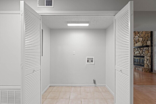 Building Photo - 661 St Lucia Cove