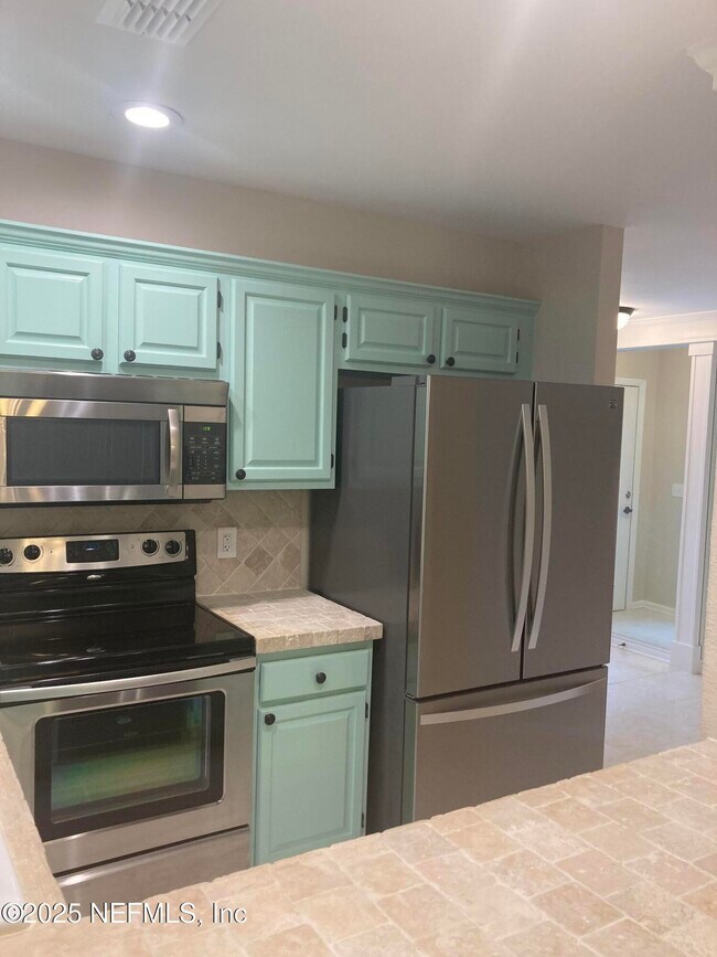 Building Photo - 8596 Sturbridge Cir W