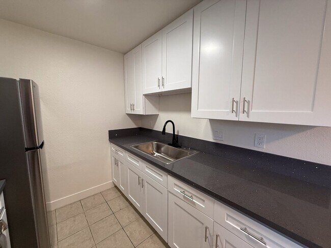 Building Photo - 2 Bdrm 1 Bath In Imperial Beach With Parki...