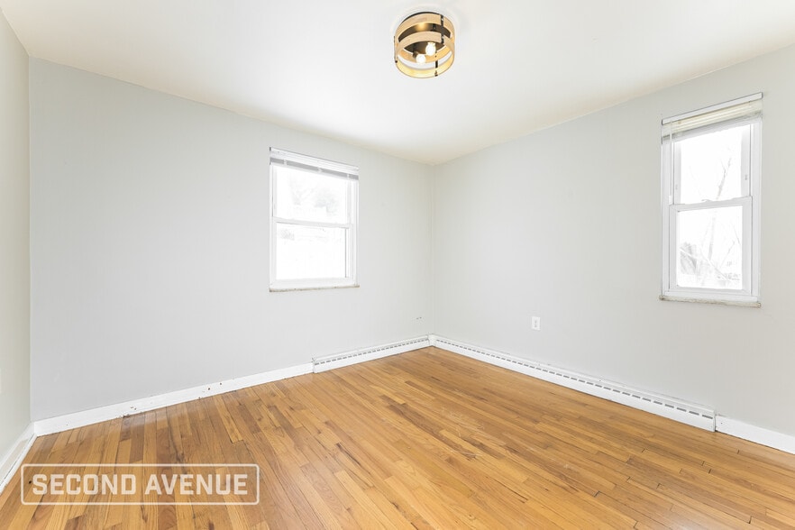 Building Photo - 128 Bellwood Dr