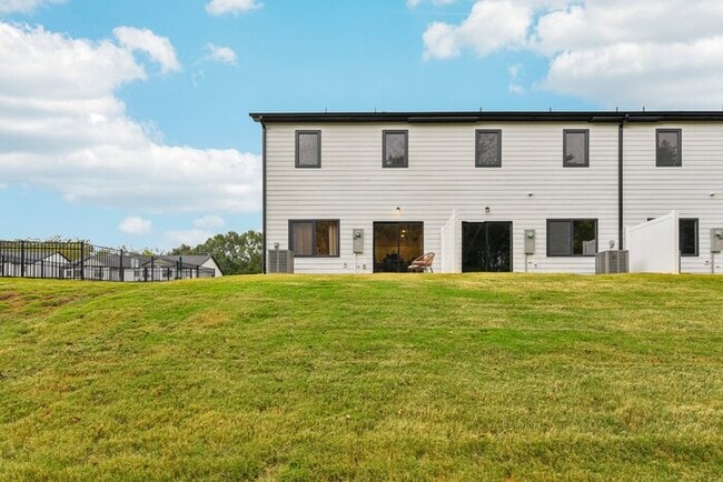 Building Photo - Brand-New Luxury Townhomes in Newton w/ Privacy Fence!