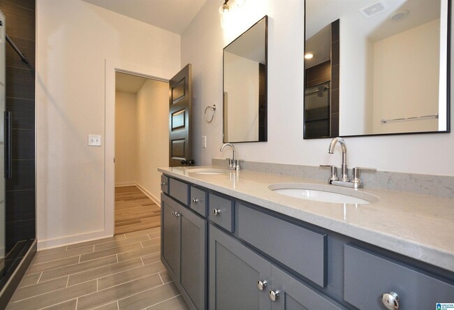 Building Photo - 1107 Windsor Sq