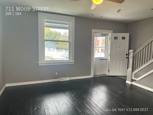 Building Photo - 711 Wood St