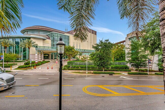 Building Photo - 780 S Sapodilla Ave