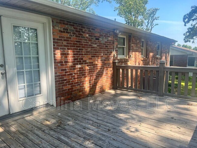 Building Photo - 305 Woodland Dr