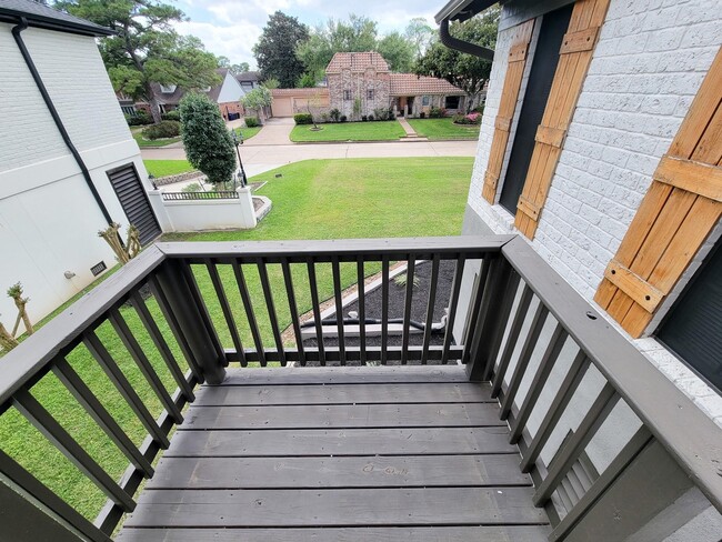 Building Photo - 18603 Point Lookout Dr