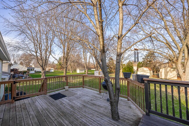 Building Photo - 12755 S Elizabeth Dr