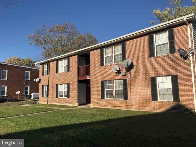 Building Photo - 424 Harford St