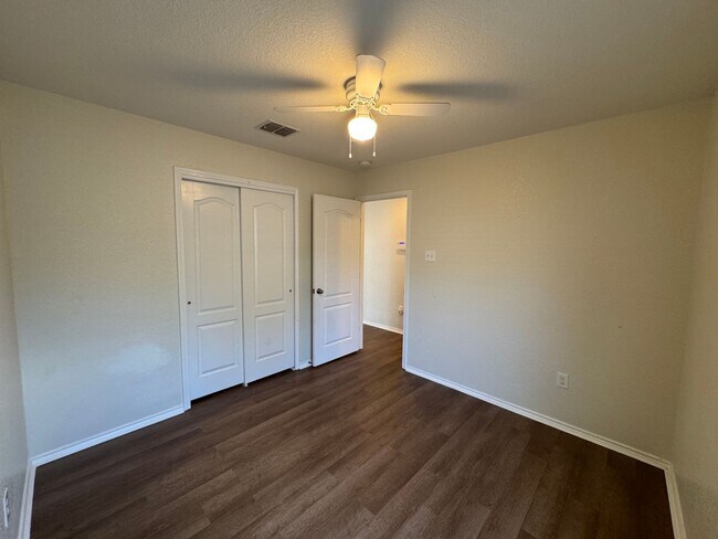 Building Photo - BEAUTIFUL SINGLE STORY HOME  |  CLOSE TO HWY 90 & 1604 | SHOPPING & RESTAURANTS