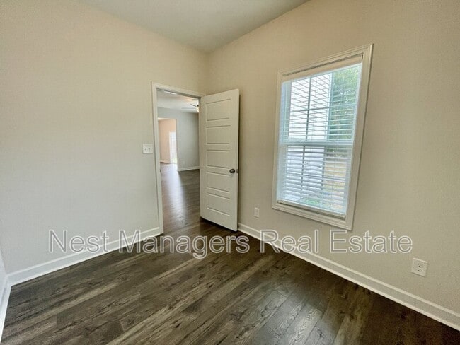 Building Photo - 1108 Mayfern Dr