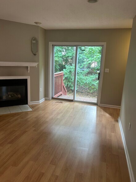 Building Photo - 49 Woodland St
