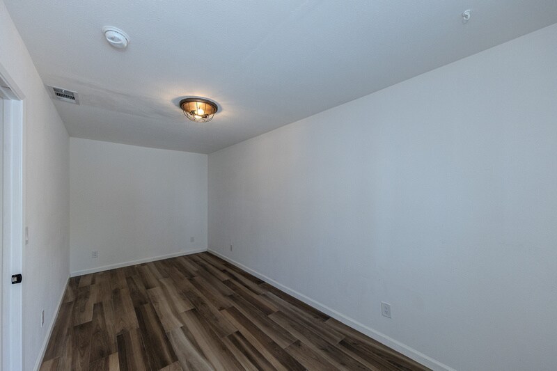 Building Photo - 4710 Townsend Ave