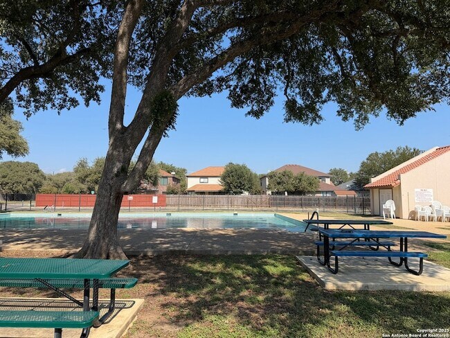 Building Photo - 13211 Lost Lake Dr