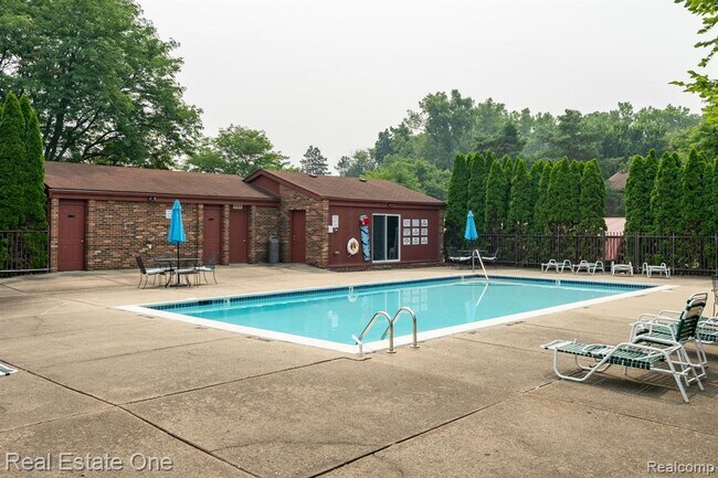 Building Photo - 23788 Village-House Dr N