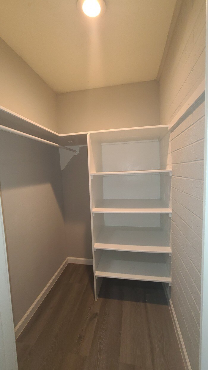 Building Photo - 5709 N 8th Pl