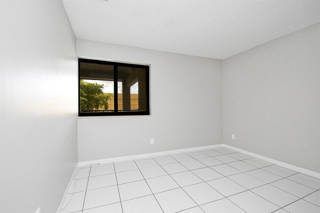 Building Photo - 3100 NW 46th St