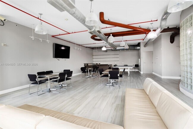 Building Photo - 3029 NE 188th St