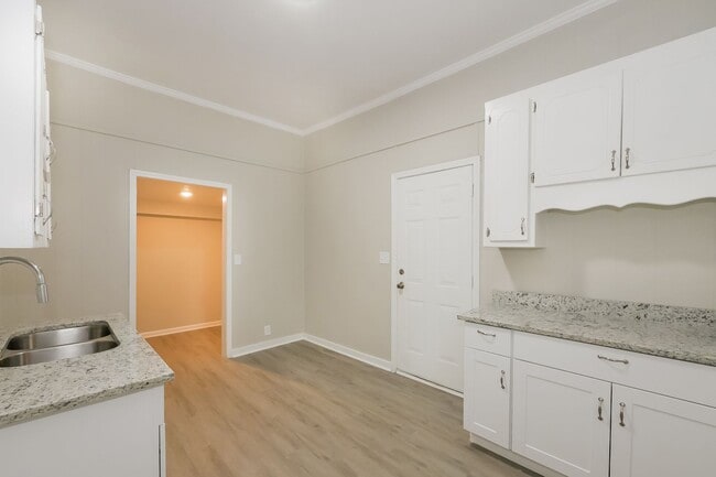 Building Photo - Charming Home in Quiet Griffin Neighborhood – For Rent