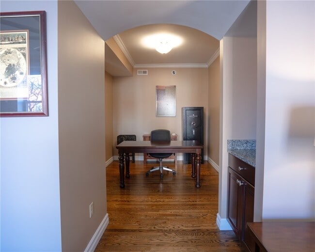 Building Photo - 90 E Market St