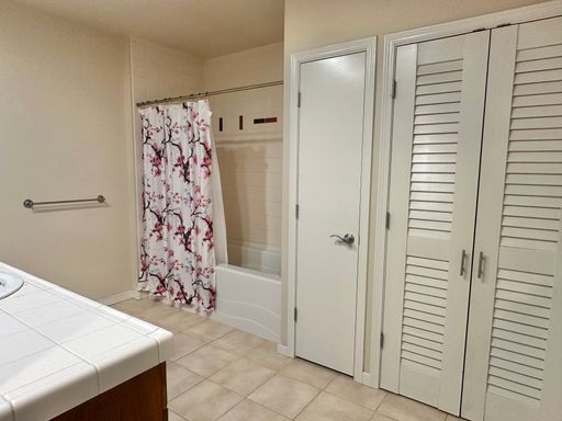 Building Photo - Beautiful 1 bed condo in the heart of Bell...
