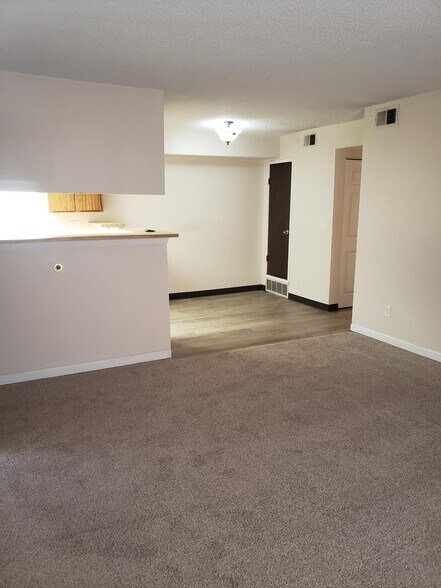 Building Photo - 13352 E Jewell Ave