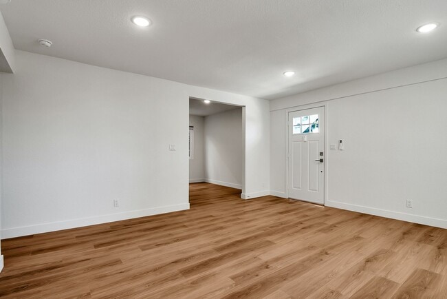 Building Photo - Malaga-GJA