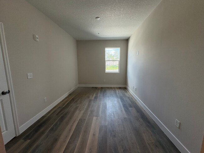 Building Photo - 4424 S Texas Ave