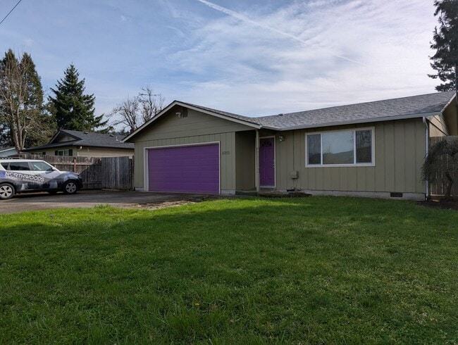 Building Photo - Great 4bed/1.5 bath home with bonus space and additonal storage