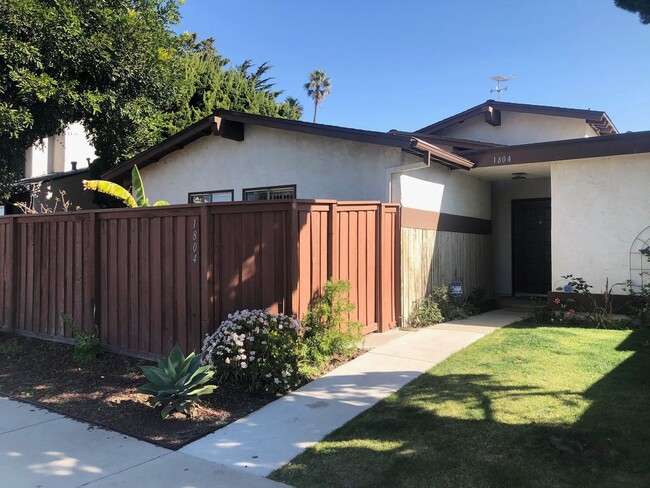 Building Photo - Spacious West Oxnard Home near Seabridge M...