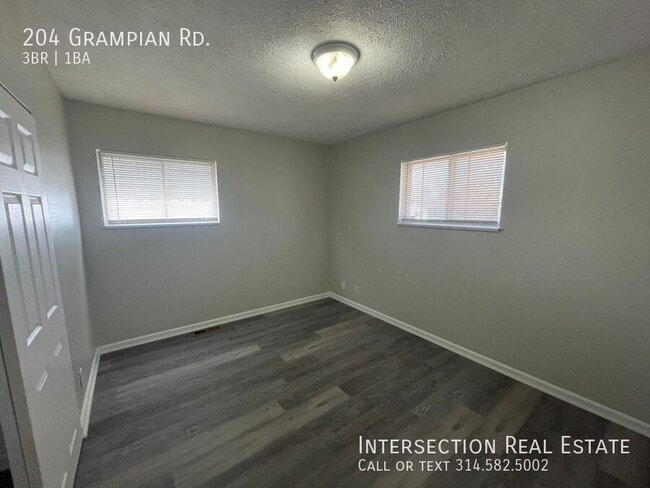 Building Photo - 204 Grampian Rd