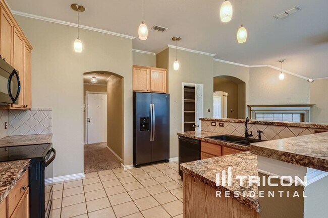 Building Photo - 6018 Holly Crest Ln