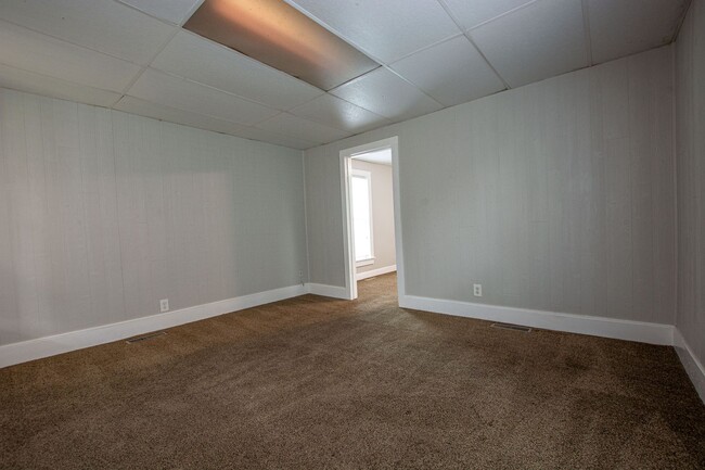 Building Photo - 1 Bedroom / 1 Bath Tiny House in Blair!