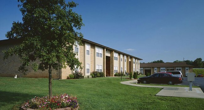 Building Photo - Eagle Crest
