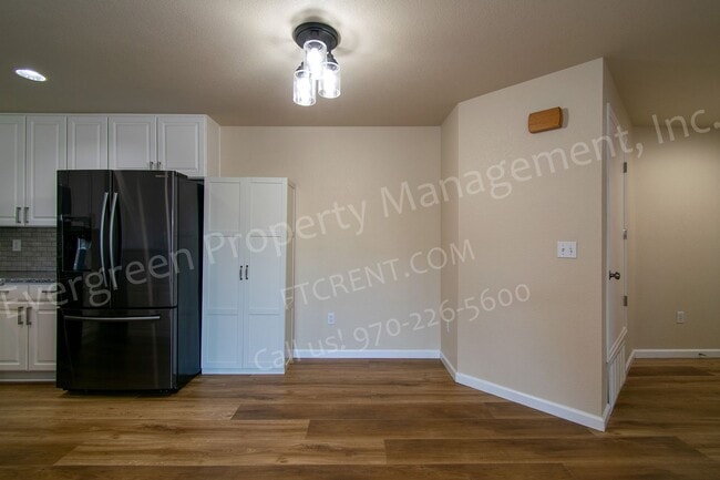 Building Photo - 5225 White Willow Dr