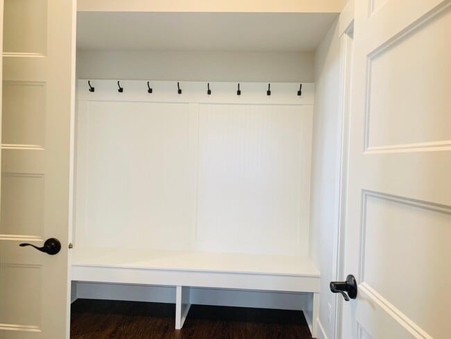 Building Photo - 7149 SE Bristletail Ln