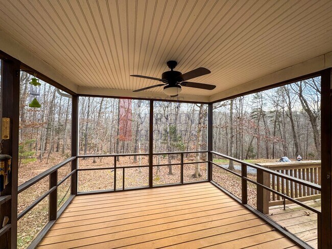 Building Photo - 3 Bedroom/2 Bath Lake Monticello Monticello Rental