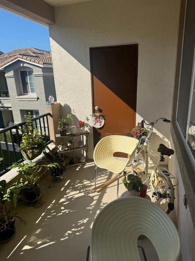 Building Photo - 10766 Sabre Hill Dr