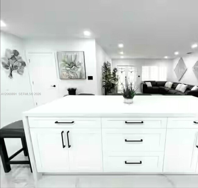 Building Photo - 301 SW 136th Ct