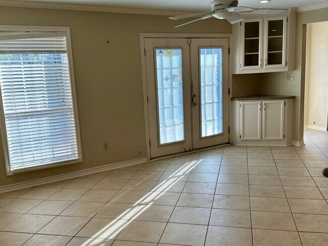 Building Photo - 5659 Lymbar Dr