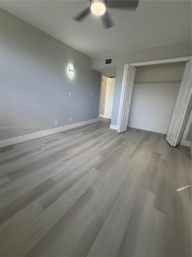 Building Photo - 16251 Golf Club Rd