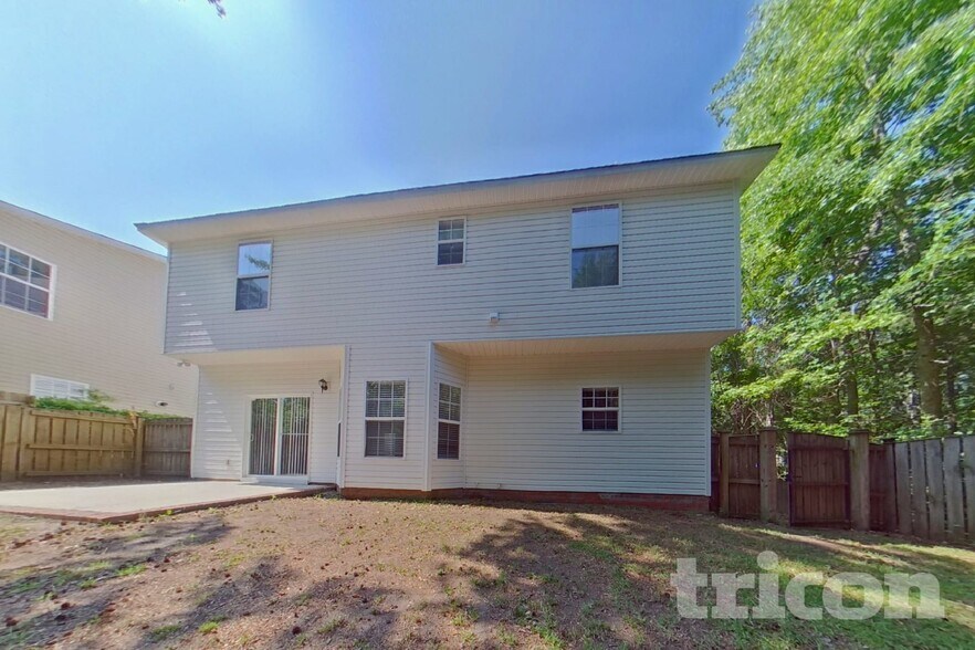 Building Photo - 134 Summer Pines Drive