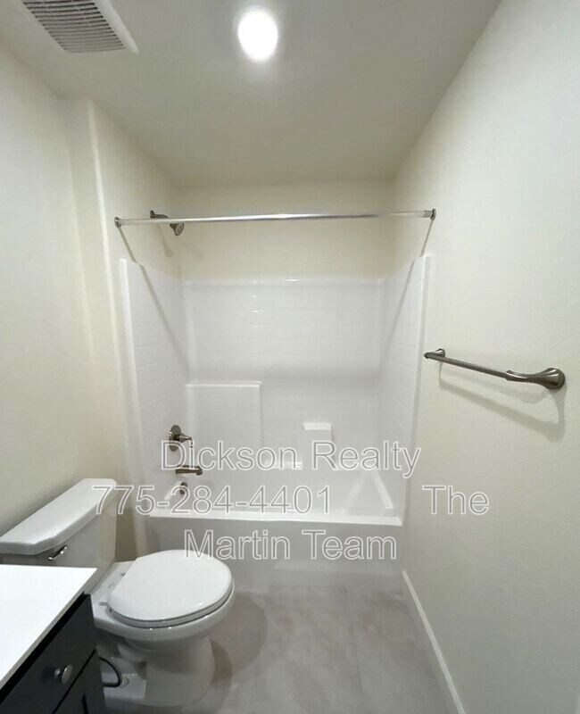 Building Photo - 904 Cascade Range Dr