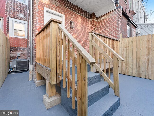 Building Photo - 2075 Bellmore St