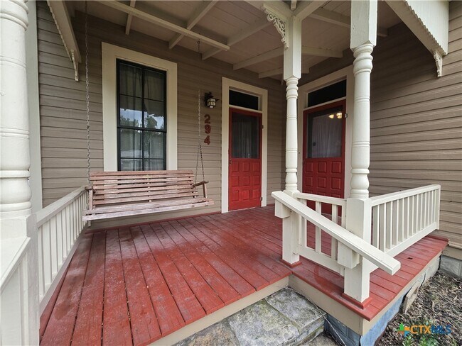 Building Photo - 294 Tolle St